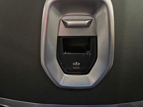 Used 2024 BMW 740i xDrive AWD/4WD image 35