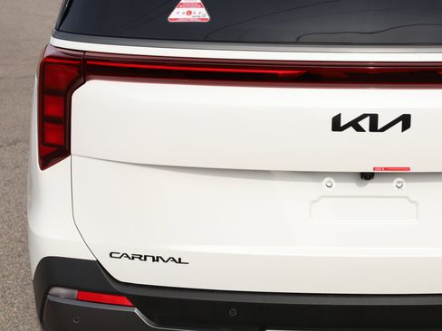 New 2026 Kia Carnival SX w/ SX Dark Edition Package image 20