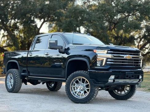 Used 2023 Chevrolet Silverado 2500 High Country w/ Safety Package II image 41