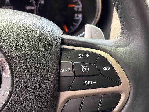 Used 2016 Jeep Grand Cherokee Laredo 75th Anniversary RWD image 25