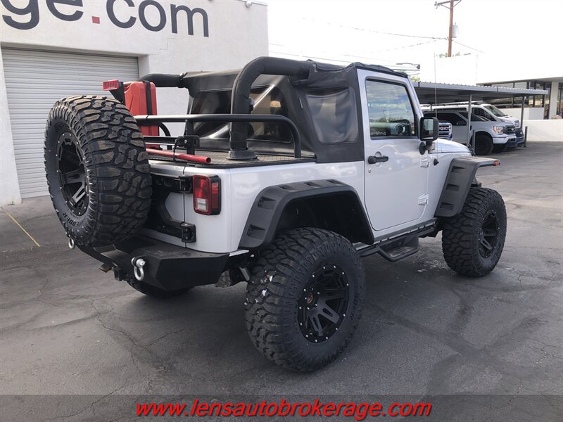 Used 2012 Jeep Wrangler Rubicon AWD/4WD image 8