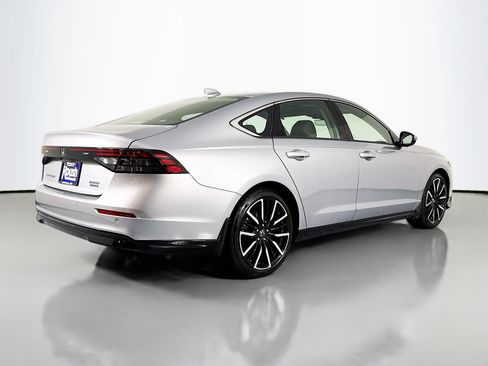 Certified 2023 Honda Accord Touring image 5