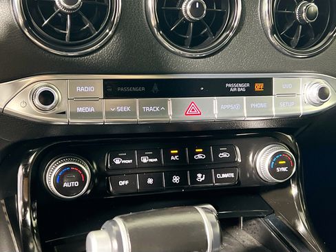 Used 2020 Kia Stinger GT-Line image 27