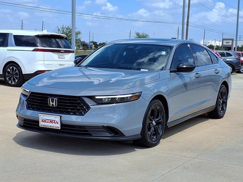Used 2025 Honda Accord SE image 4