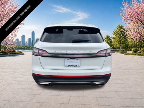 Used 2023 Lincoln Nautilus FWD w/ Premium Package image 5