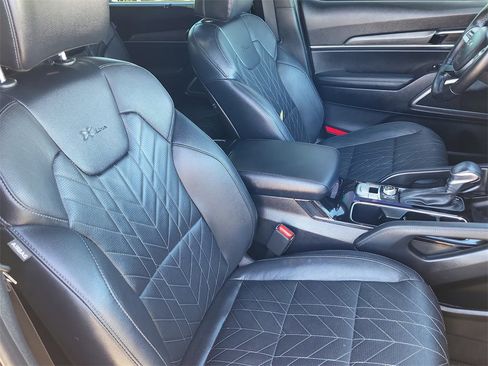 Used 2023 Kia Telluride EX X-Line image 18