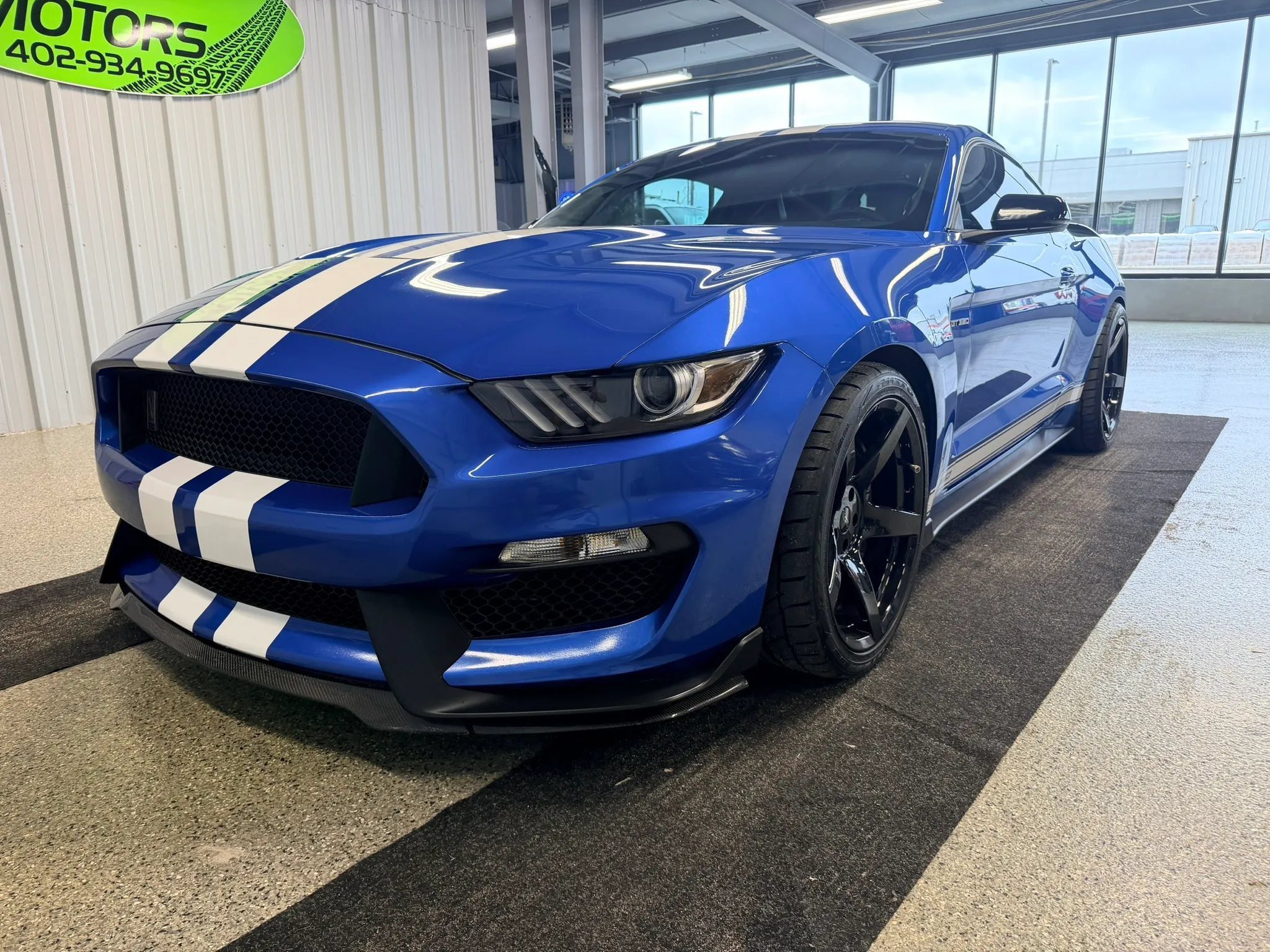 Used 2019 Ford Mustang Shelby GT350 w/ Technology Package RWD image 2
