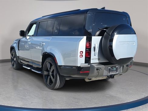 Used 2023 Land Rover Defender 130 X-Dynamic SE image 7