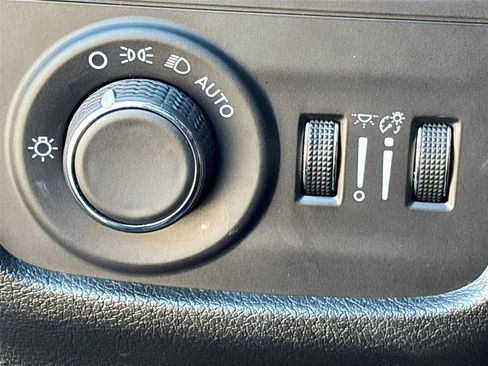 Used 2024 Jeep Grand Cherokee L Laredo image 10