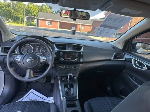 Used 2016 Nissan Sentra SV FWD image 12