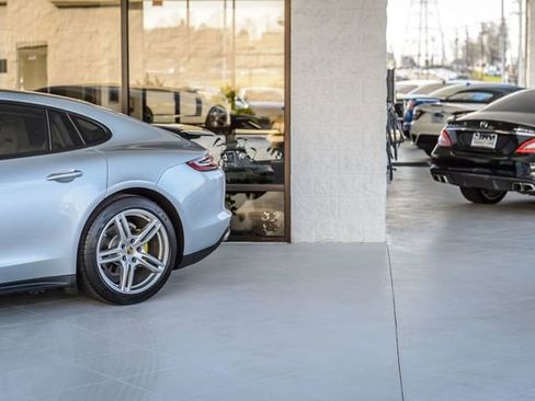 Used 2018 Porsche Panamera image 56