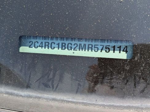 Used 2021 Chrysler Pacifica Touring-L image 7