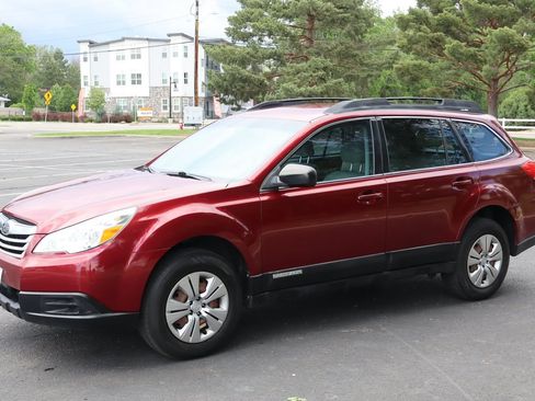 Used 2011 Subaru Outback 2.5i AWD/4WD image 10