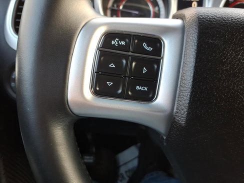 Used 2017 Dodge Journey SE w/ Flexible Seating Group image 16