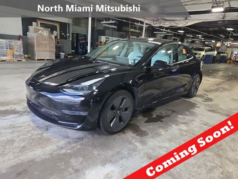Used 2021 Tesla Model 3 Standard Range Plus RWD image 1