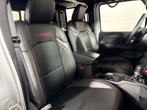 Used 2022 Jeep Gladiator Rubicon w/ Cold Weather Group image 10