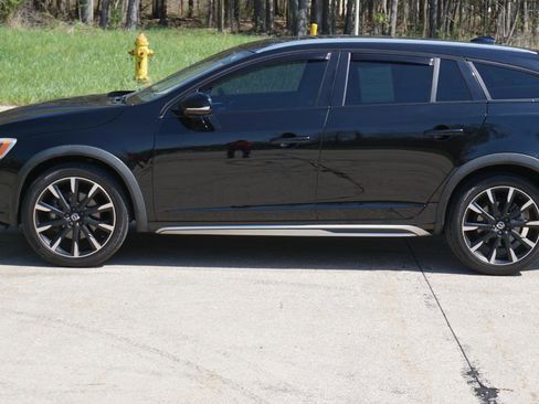 Used 2016 Volvo V60 T5 Cross Country w/ Convenience Package AWD/4WD image 2