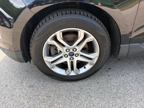 Used 2016 Ford Edge Titanium w/ Equipment Group 301A AWD/4WD image 33