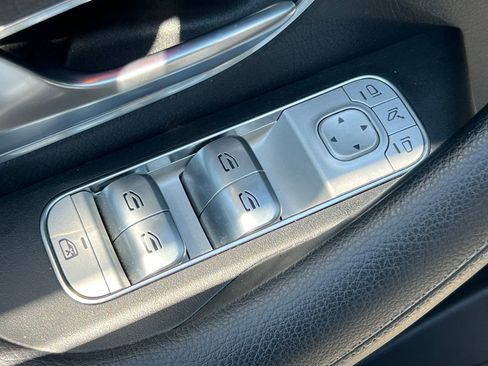 Used 2023 Mercedes-Benz GLS 450 4MATIC image 18