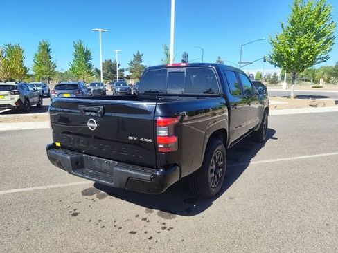 Used 2022 Nissan Frontier SV AWD/4WD image 3