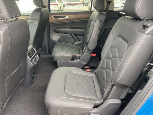New 2026 Volkswagen Atlas SE FWD image 13