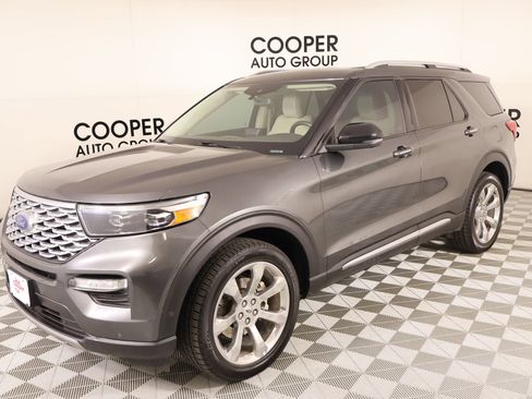 Used 2020 Ford Explorer Platinum w/ Premium Technology Package image 11