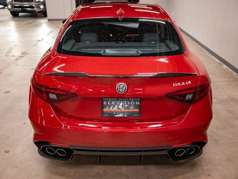 Used 2018 Alfa Romeo Giulia Quadrifoglio RWD image 30