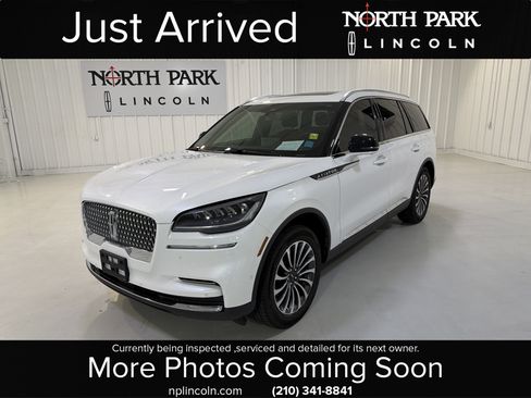 Used 2024 Lincoln Aviator Reserve w/ Elements Package Plus RWD image 1