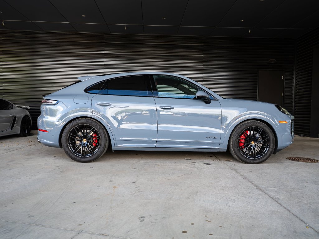 Certified 2025 Porsche Cayenne GTS AWD/4WD image 8