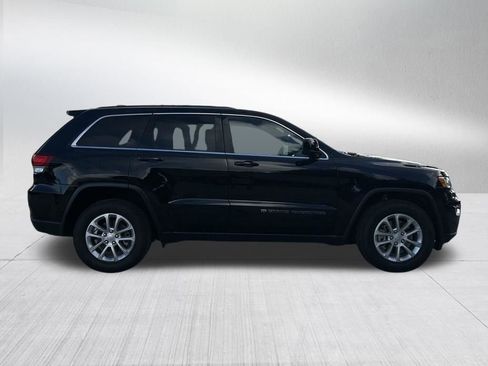 Certified 2022 Jeep Grand Cherokee Laredo E RWD image 4
