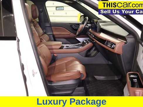 Used 2025 Lincoln Aviator Reserve w/ Equipment Group 201A AWD/4WD image 15