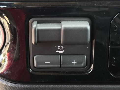 Certified 2026 Chevrolet Silverado 1500 RST AWD/4WD image 23