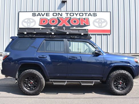Used 2021 Toyota 4Runner TRD Off-Road Premium w/ Moonroof Package AWD/4WD image 8