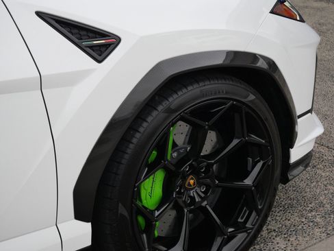 Used 2024 Lamborghini Urus Performante AWD/4WD image 17