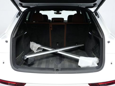 Used 2025 Audi Q5 2.0T Premium w/ Convenience Plus Package image 29