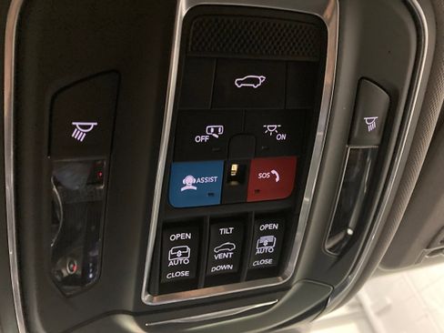 Used 2022 Jeep Grand Cherokee L Limited image 36