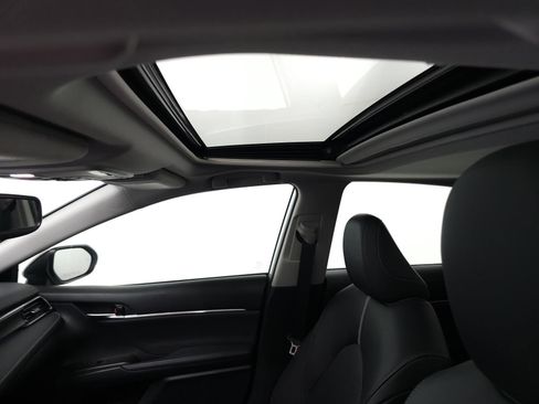 Certified 2022 Toyota Camry XSE w/ Navigation Upgrade Package image 5