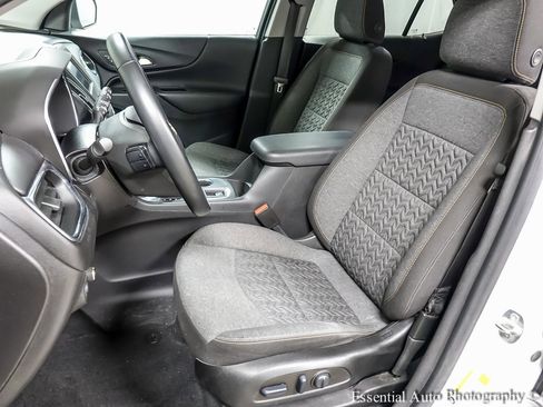 Used 2023 Chevrolet Equinox LT image 9