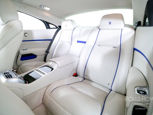 Used 2019 Rolls-Royce Wraith image 16
