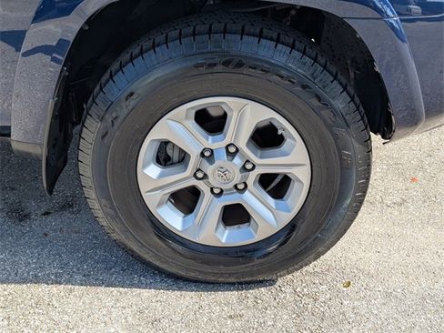 Used 2020 Toyota 4Runner SR5 Premium image 15