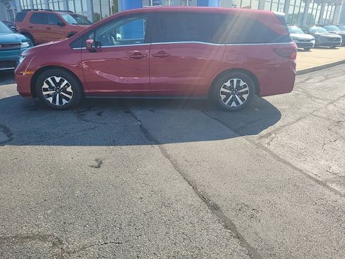 New 2025 Honda Odyssey EX-L image 10