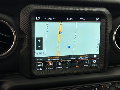 Used 2022 Jeep Wrangler Unlimited Sahara w/ Cold Weather Group AWD/4WD image 18