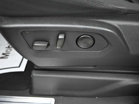 Used 2024 Chevrolet Silverado 1500 LT AWD/4WD image 20