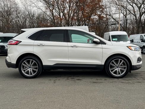Certified 2022 Ford Edge Titanium AWD/4WD image 2