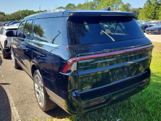 Used 2025 Lincoln Navigator L Reserve AWD/4WD image 4