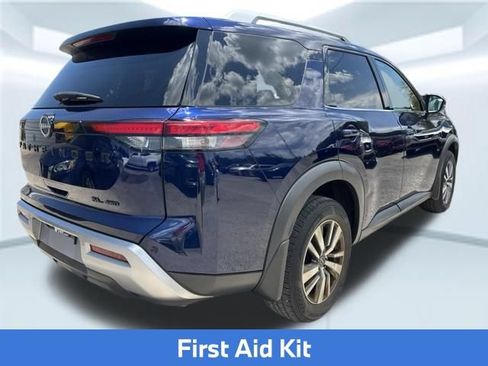 Used 2024 Nissan Pathfinder SL w/ Black Appearance Package AWD/4WD image 6