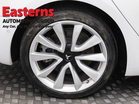 Used 2019 Tesla Model 3 Standard Range image 27