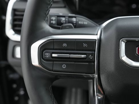 Used 2024 GMC Acadia Elevation image 17