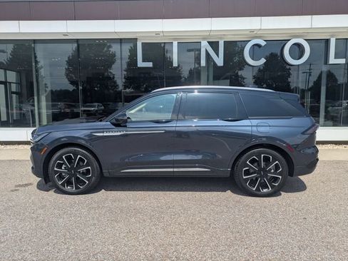 Certified 2024 Lincoln Nautilus Reserve w/ Equipment Group 202A AWD/4WD image 3
