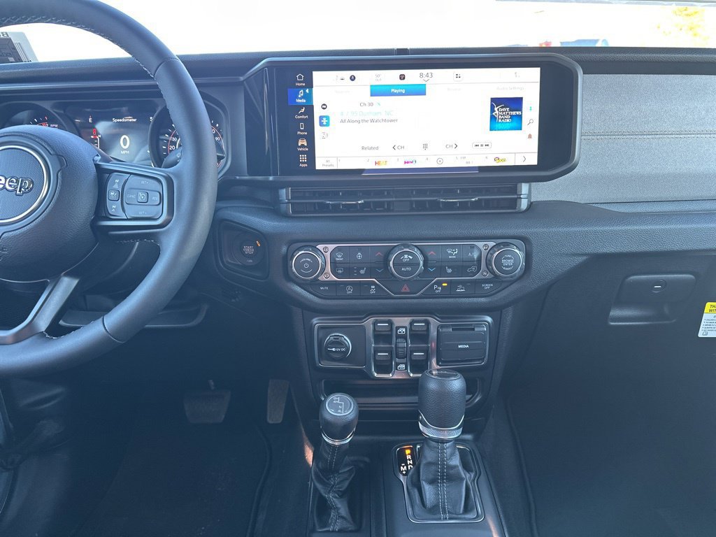 New 2026 Jeep Gladiator Sport AWD/4WD image 18